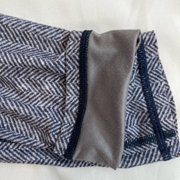 Lightweight + Lined Yoga Pants Sz Sm With Purple/Gray/Blue Pattern - Picture 5 of 6